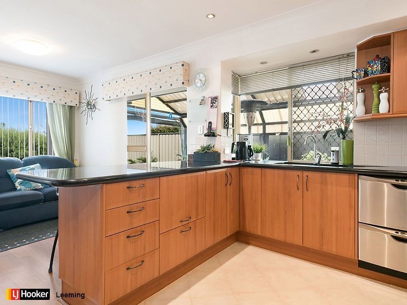 14 Demasson Rise, Leeming WA 6149