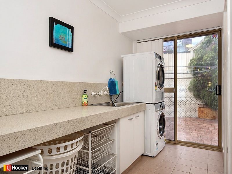 14 Demasson Rise, Leeming WA 6149