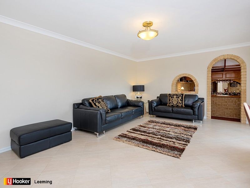 6 Sellen Court, Leeming WA 6149