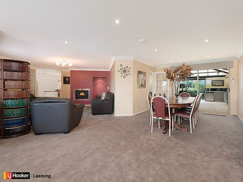 6 Sellen Court, Leeming WA 6149