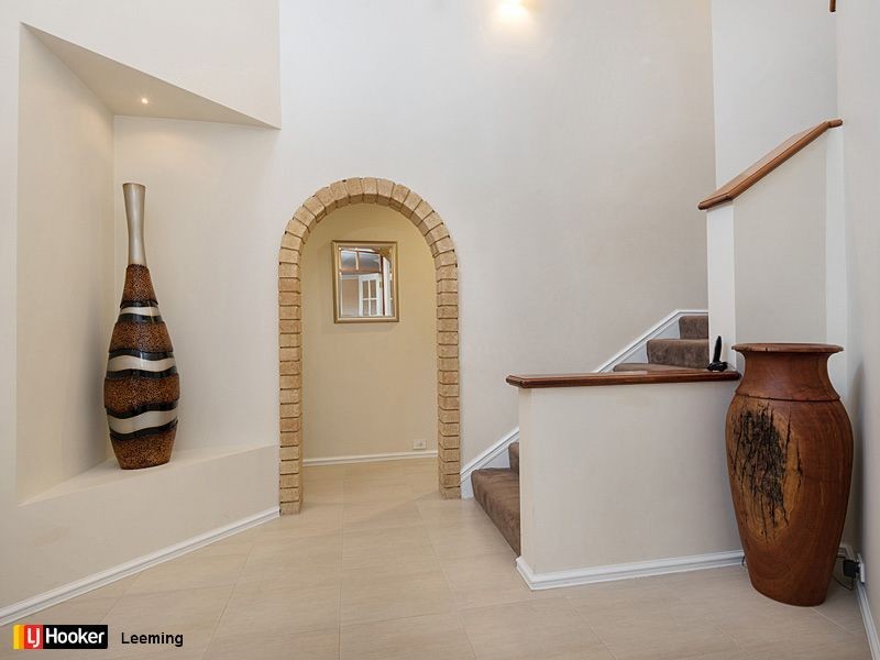 6 Sellen Court, Leeming WA 6149