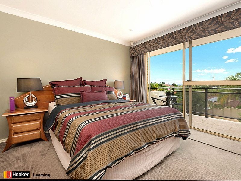6 Sellen Court, Leeming WA 6149