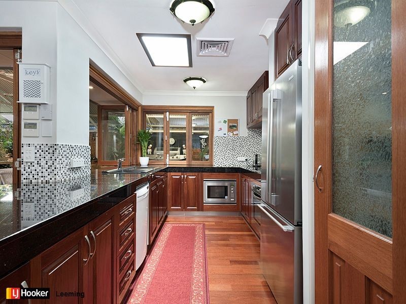 2 Fremont Place, Leeming WA 6149