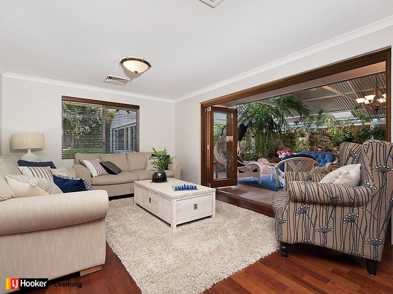 2 Fremont Place, Leeming WA 6149