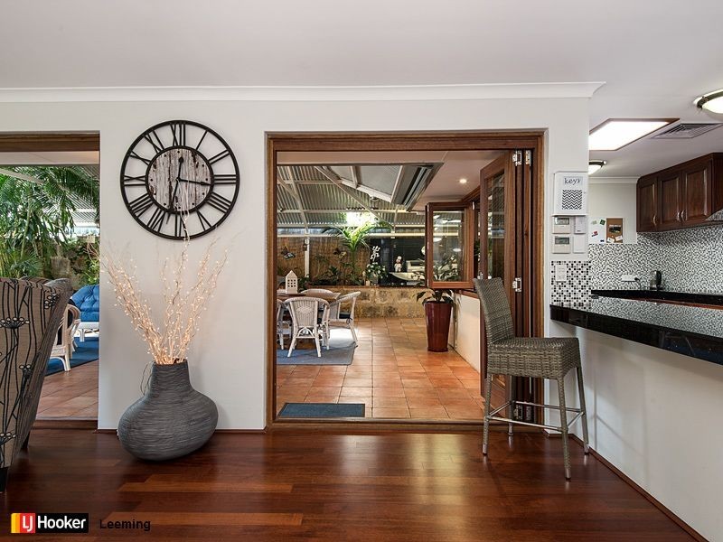 2 Fremont Place, Leeming WA 6149