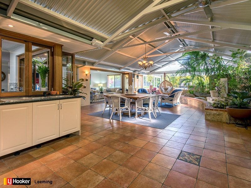 2 Fremont Place, Leeming WA 6149