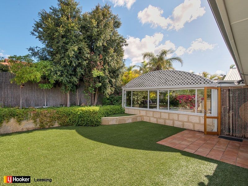 2 Fremont Place, Leeming WA 6149