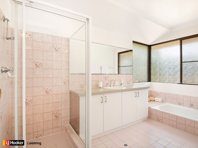 8 Charrington Court, Leeming WA 6149