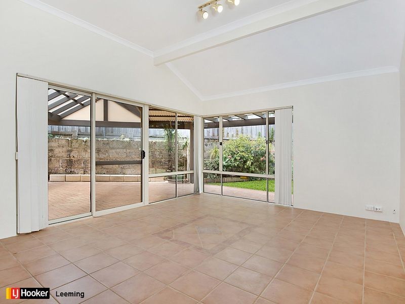 15 Glen Iris Drive, Jandakot WA 6164