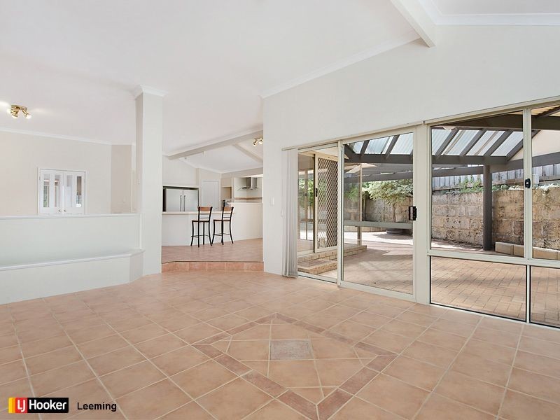 15 Glen Iris Drive, Jandakot WA 6164