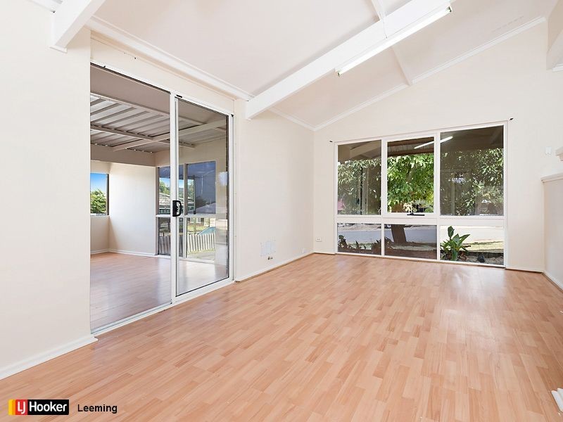 35 Abbott Way, Swan View WA 6056