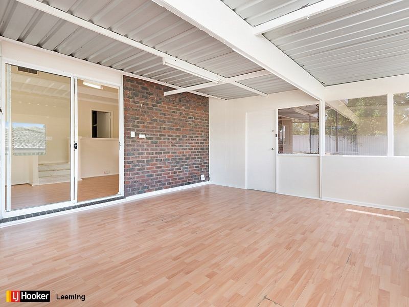 35 Abbott Way, Swan View WA 6056