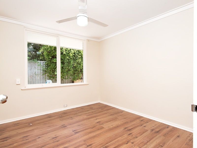 35 Abbott Way, Swan View WA 6056