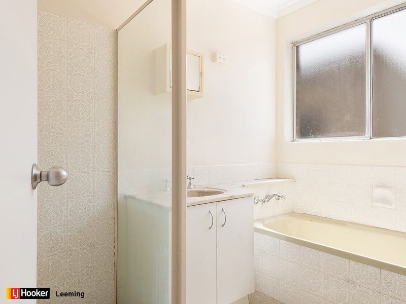 35 Abbott Way, Swan View WA 6056