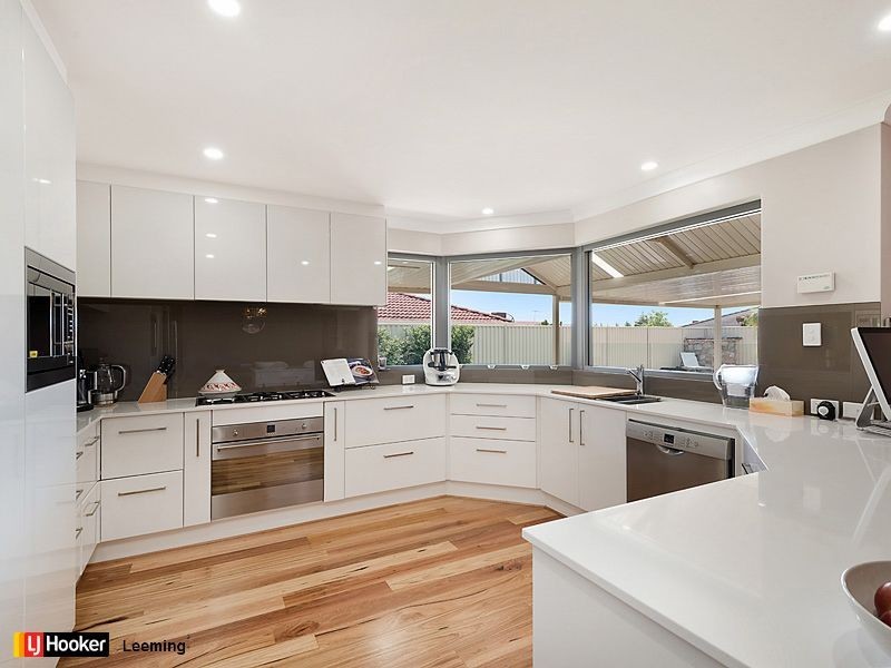 7 Greenlea Rise, Leeming WA 6149