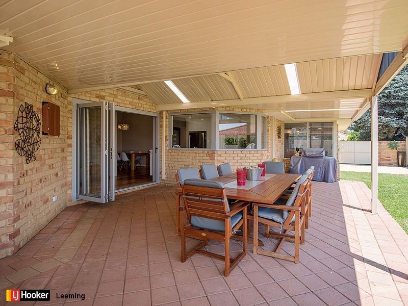 7 Greenlea Rise, Leeming WA 6149