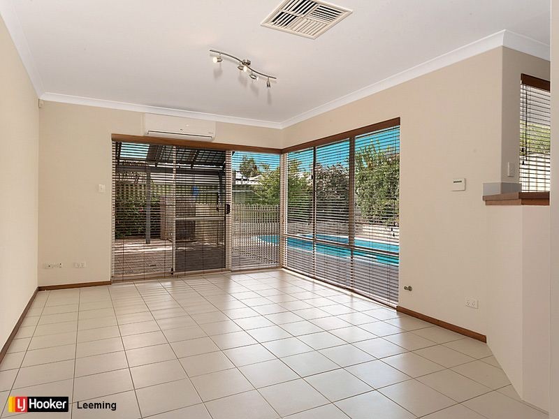 5 Sunshine Place, Bibra Lake WA 6163