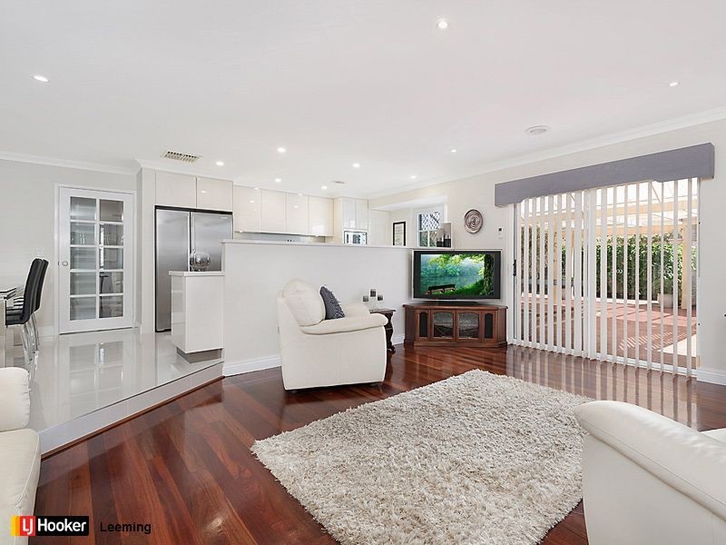 14 Sierra Chase, Leeming WA 6149