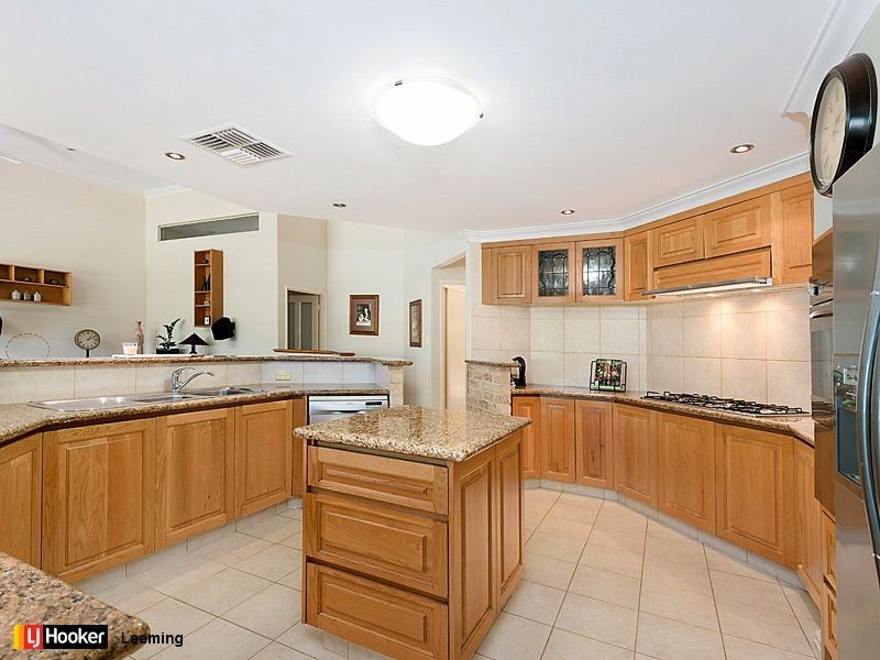 5 Cain Place, Leeming WA 6149