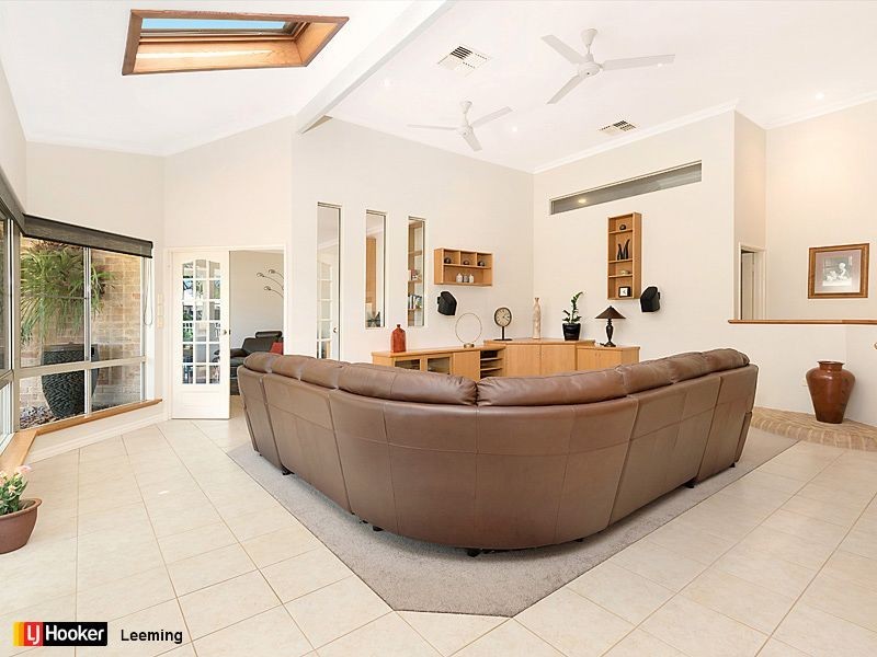 5 Cain Place, Leeming WA 6149