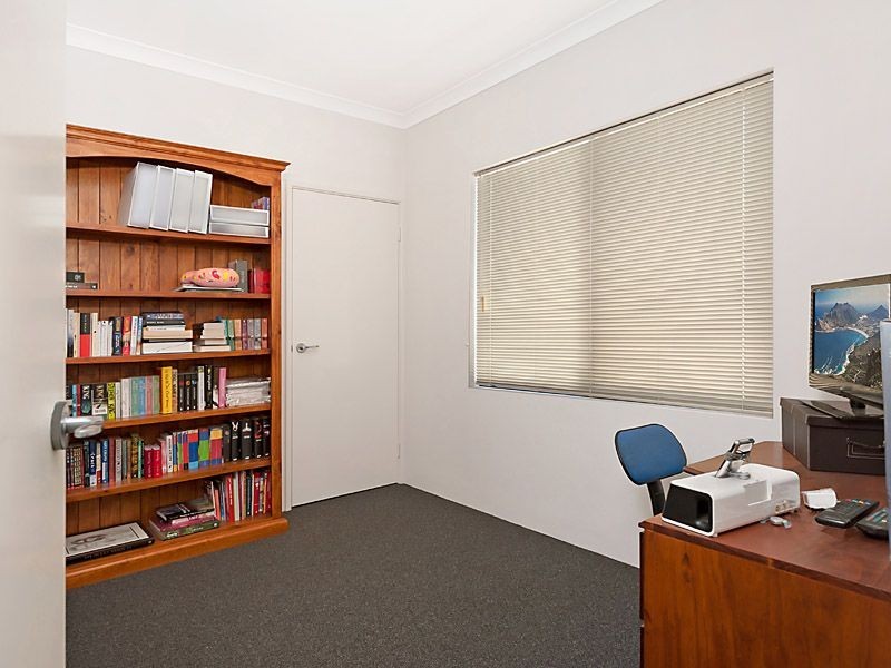 4/7 Crossville Way, Success WA 6164