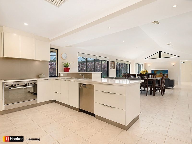 46 Oakhill Drive, Canning Vale WA 6155