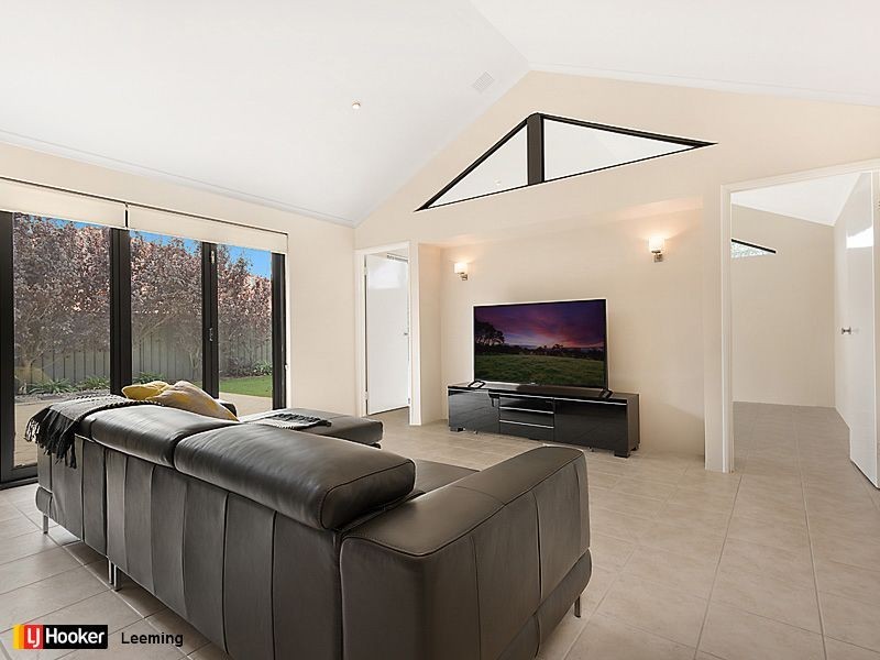 46 Oakhill Drive, Canning Vale WA 6155