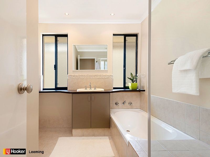 46 Oakhill Drive, Canning Vale WA 6155