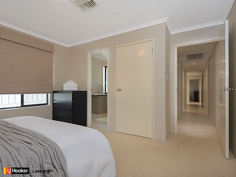 46 Oakhill Drive, Canning Vale WA 6155