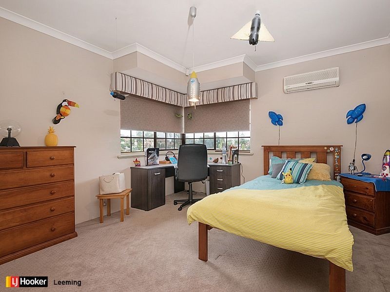 5 Wade Court, Leeming WA 6149