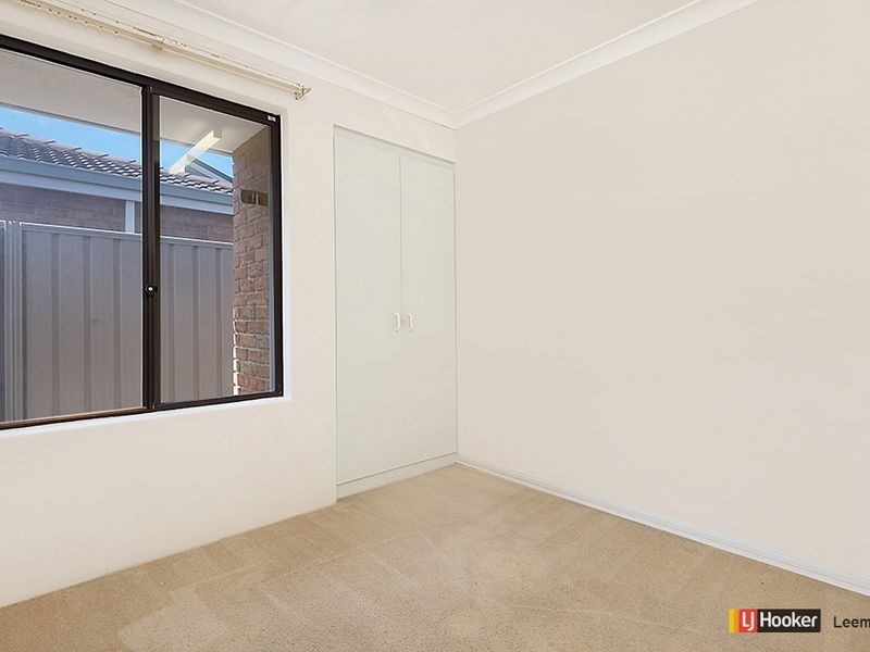 72 Farrington Road, Leeming WA 6149