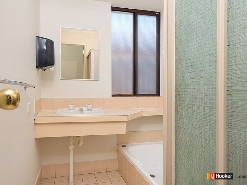 72 Farrington Road, Leeming WA 6149