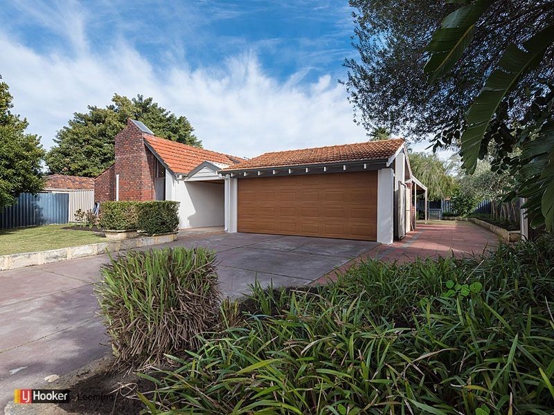 3 Rolland Court, Leeming WA 6149