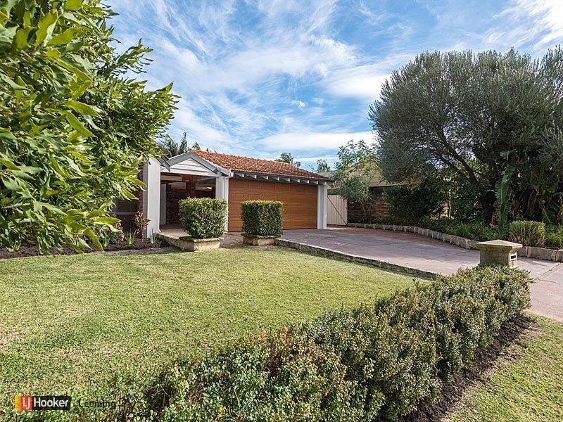 3 Rolland Court, Leeming WA 6149