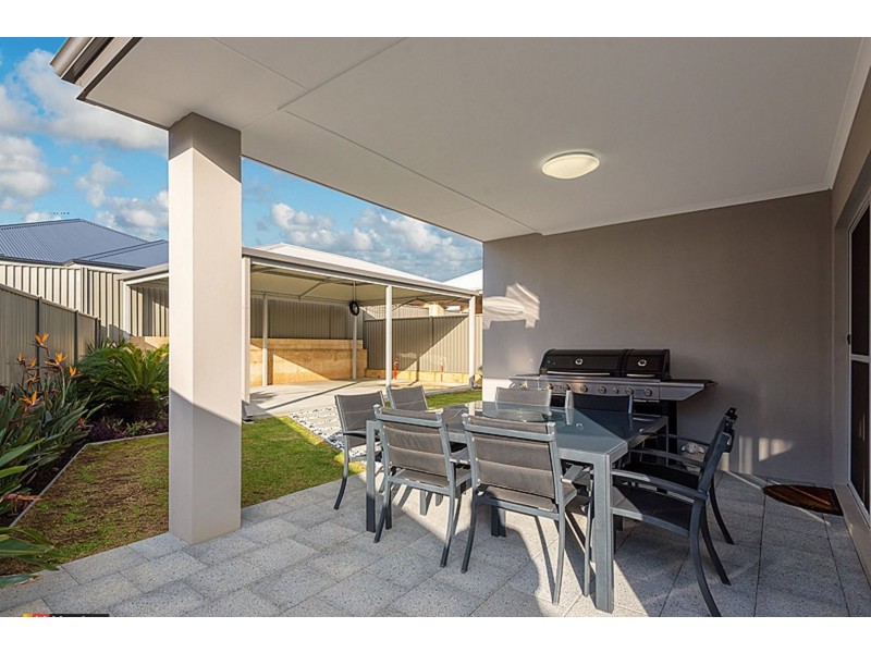 20 Delaronde Drive, Success WA 6164
