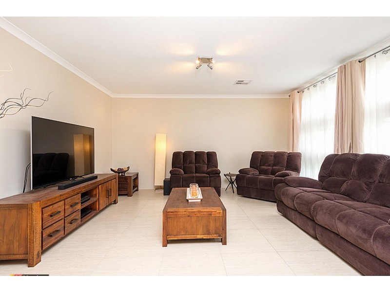 20 Delaronde Drive, Success WA 6164