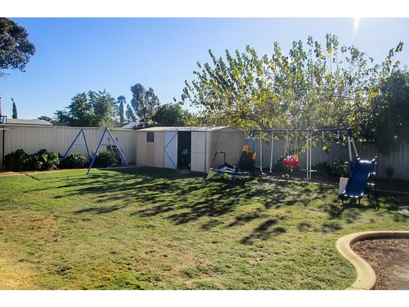 5 Hazelwood Road, Maddington WA 6109