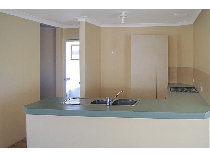 5 Hazelwood Road, Maddington WA 6109