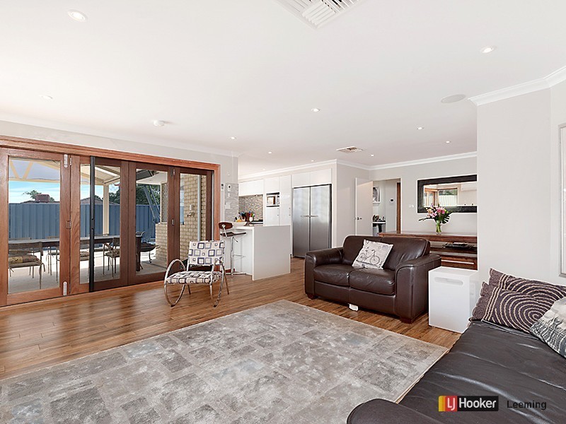 1 Treehaven Vista, Leeming WA 6149