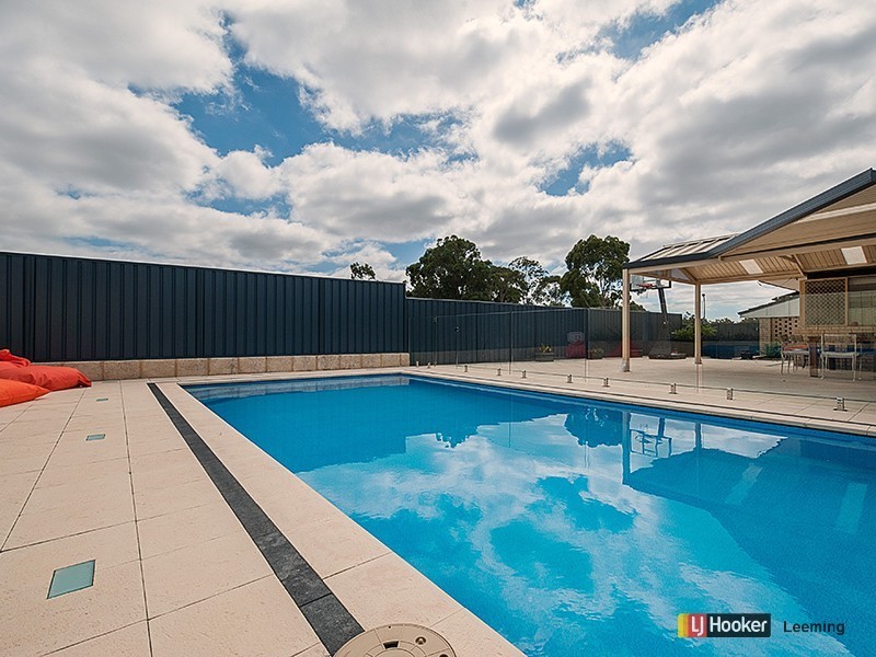 1 Treehaven Vista, Leeming WA 6149