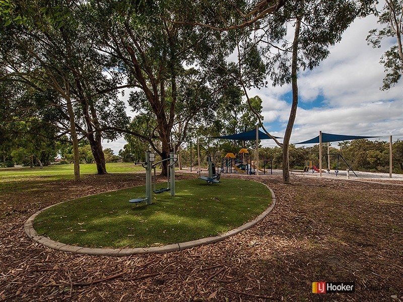 1 Treehaven Vista, Leeming WA 6149