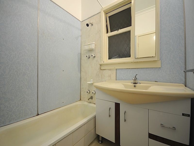 42 Armstrong Way, Wilson WA 6107