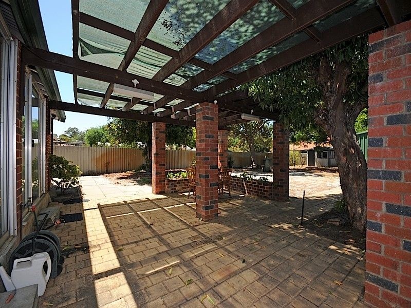 42 Armstrong Way, Wilson WA 6107