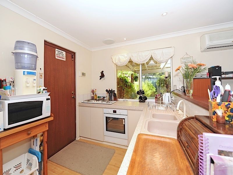 18 Baningan Avenue, Success WA 6164