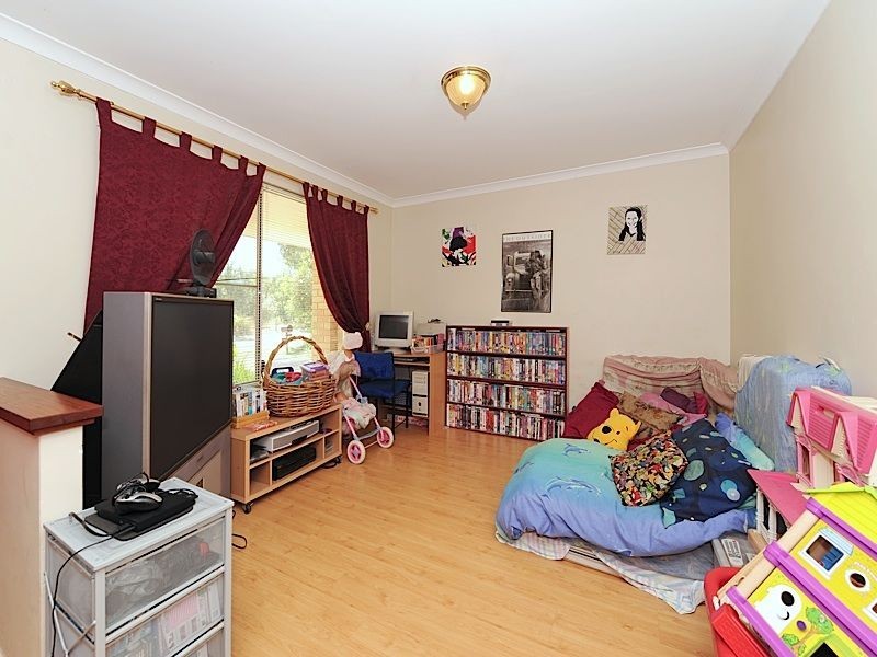 18 Baningan Avenue, Success WA 6164