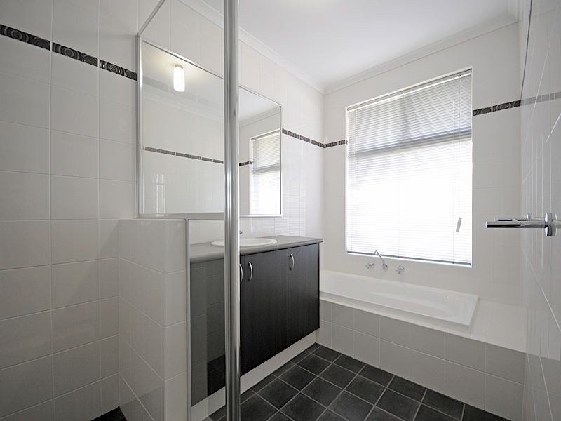 2B Dimond Court, Leeming WA 6149