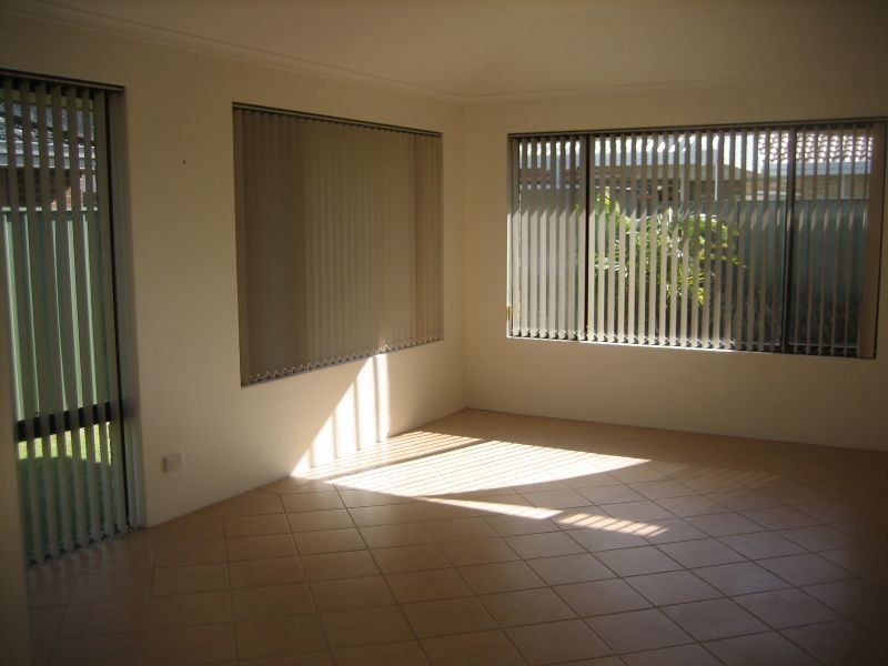 12 Dunnage Court, Atwell WA 6164