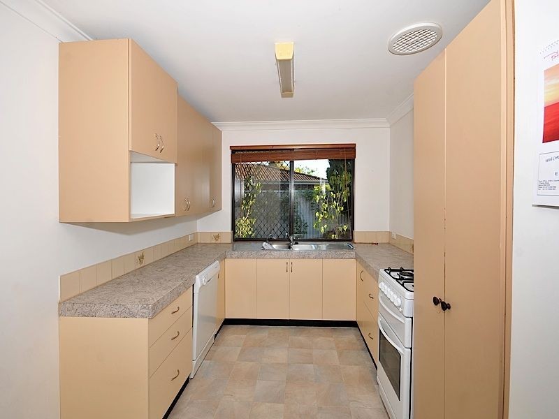 16 Jefferies Way, Leeming WA 6149