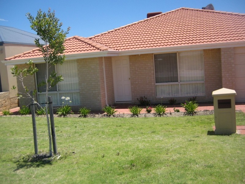 36 Barfield Road, Hammond Park WA 6164