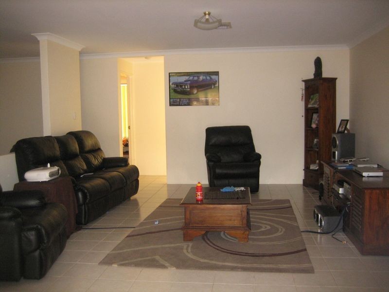 36 Barfield Road, Hammond Park WA 6164